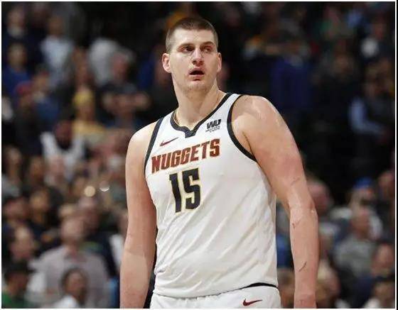  掘金约基奇三双不断，塞尔维亚魔术师统治禁区